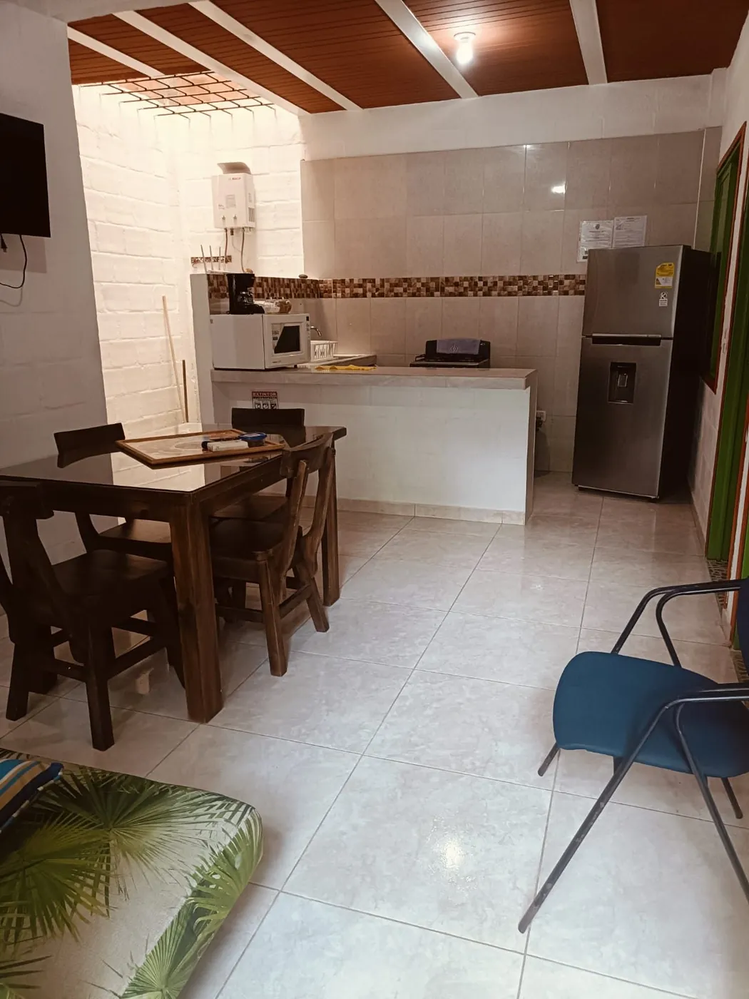 Nirvana 2: comedor, cocina y nevera